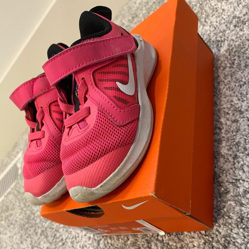 Nike Down shifter size 6C.